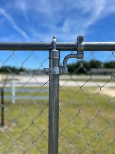 1-3/8 Zoll x 1-5/8 Zoll Extend-A-Post Oberschiene Verriegelungsvorrichtung - 4er Pack - Bild 1 von 2