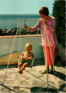 CPM AK Zomervakantie 1968 Prinselijk Gezin DUTCH ROYALTY (798097) - Picture 1 of 2