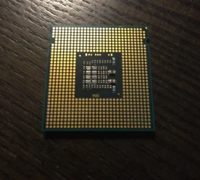 Intel Pentium Dual Core E5200 2.5 GHz 2MB 800MHz 06' SLB9T PC CPU Processor  - Image 1 of 2