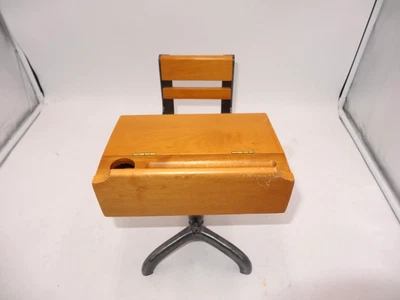 American Girl Doll Molly Wood School Desk Pleasant Company Vintage Retired - Image 1 of 4