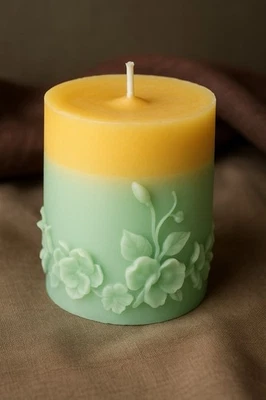 Vela pilar flor multicolor Foto 1 de 4