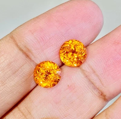 Par de piedras preciosas sueltas redondas de 7 mm granate naranja Fanta natural de 3,99 quilates Foto 1 de 3