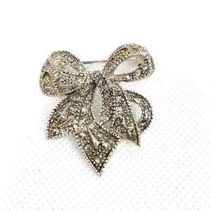 Vintage, Silvertone Bow with Rhinestones, Fashion Brooch with safety closure - Picture 1 of 6
