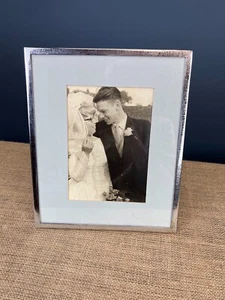 ART DECO VINTAGE CHROME STAYBRITE STYLE FREE STANDING PHOTO PICTURE FRAME - Picture 1 of 10