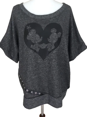 Top Disney Boutique Mickey Minnie Corazón Talla Grande 2X Gris Imitación Cuero Romántico Foto 1 de 4