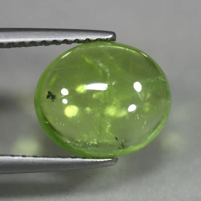 3.75 Cts_Loose Gemstone_100 % Natural Unheated Green Peridot Cabochon_Pakistan - Image 1 of 3