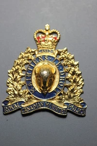 Real Policía Montada Canadiense - Insignia de tapa corona de reinas de metal ***LEER*** - Imagen 1 de 6