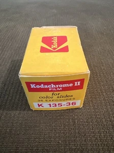 *EXPIRED* Kodak Kodachrome II - K 135-36 - 35mm Color Slide Film - 1975 Sealed - Picture 1 of 3