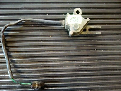 Soporte lateral interruptor sensor Kawasaki Ninja ZX6R 1999  Foto 1 de 2