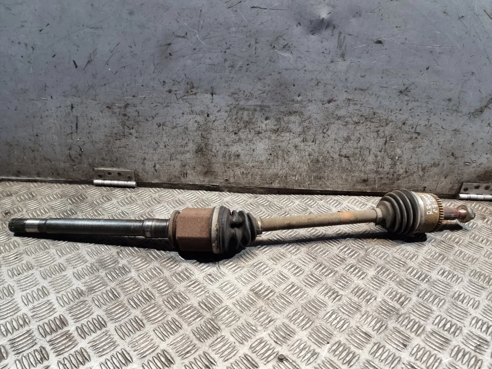 Land Rover Range Rover Sport eje de transmisión delantero derecho OSF 2,7 L diésel automático 2007 Foto 1 de 4