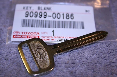 90999-00186 Steel Key Blank - Brand New Uncut Key - Genuine Toyota - Image 1 of 3