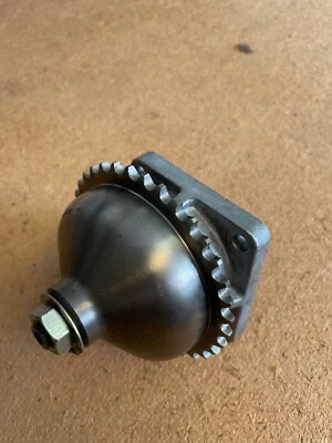 Bomba de óleo usada para 1986-91 Mazda RX7FC não turbo N326-14-100A - Imagem 1 de 4