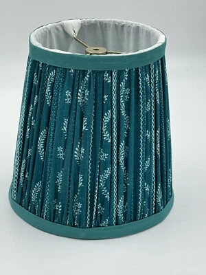 "Nueva pantalla de lámpara impresa GreenRow verde azulado esmeralda cónica X-pequeña 8"" Williams Sonoma" Foto 1 de 4