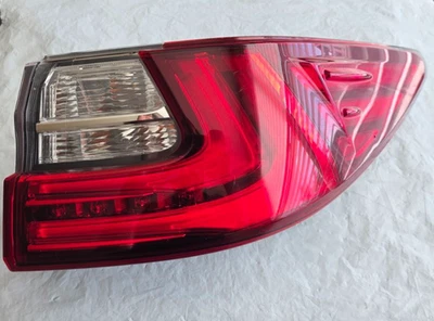 2017 Lexus ES 350 LED Outer Tail Light Right Passenger Side OEM - Image 1 of 4