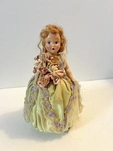Muñeca Alfiletero Vintage Cabello Rubio Verde Vestido Cerámica Parte Superior Cuerpo 7.5 pulgadas altura - Imagen 1 de 3