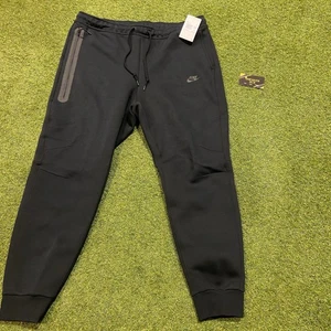 Black Nike Tech Joggers: 2XL - Picture 1 of 3