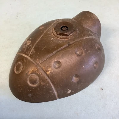 "Cabezal rociador Ladybug bronce vintage 4 5/8"" L 3 7/8"" W" Foto 1 de 4