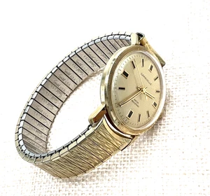 Reloj Pulsera Caravelle Años 60 Cuerda Manual con Tapas Rellenas de Oro 10K Pulsera Speidel - Imagen 1 de 9