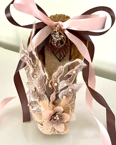 Élégance Dorée - Unique hand decorated pointe shoe for the ballet lover - Picture 1 of 10