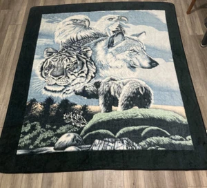 San Marcos blanket forest/animals graphic reversible full size 90x78” pre-owned - Picture 1 of 18