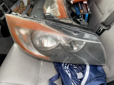 BMW 328i 2007 sedán E90 faros originales usados Foto 1 de 3