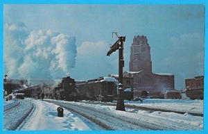 (2) Vanishing Vistas NYC zieht aus Buffalo, NY mit einer 4-8-2 Zugfracht - Bild 1 von 5