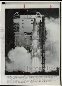 1966 Pressefoto Atlas-Centaur Rakete gestartet von Cape Kennedy, Florida. - Bild 1 von 2