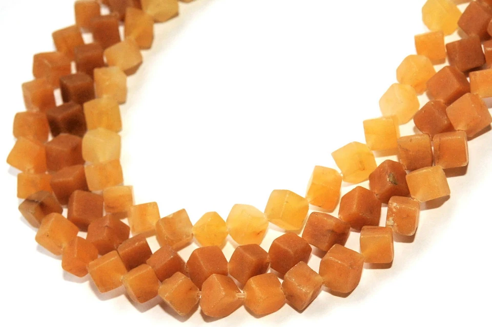 M3-12 - 8 MM GELBER AVENTURIN WÜRFEL STRANG ECK GEBOHRT - Bild 1 von 1