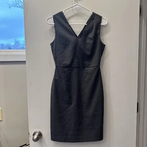 NICE! Banana Republic Sz 0P Solid Gray V Neck Sleeveless Sheath Dress - Picture 1 of 6