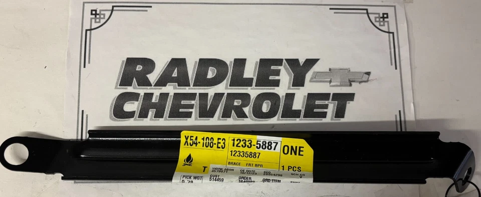 NUEVO GM OEM 03-07 SIERRA 1500 COMPONENTES DE PARACHOQUES CLÁSICO - SOPORTE SUPERIOR GMC 12335887 Foto 1 de 1