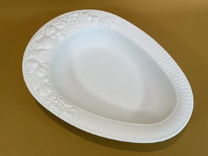 Seltmann Weiden Bavaria Matt White Embossed Fruits Bowl/Dish 1304 Vintage - Picture 1 of 15