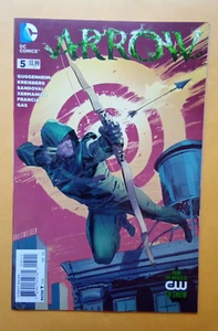 DC Comics ARROW #5 MINT UN READ from the CW TV Show set break - Picture 1 of 2