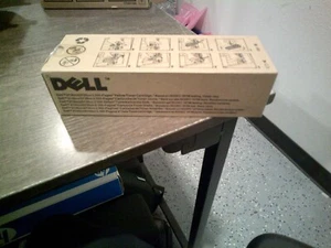 New Genuine Dell 2130CN/2135CN 2500-PAGES Yellow Toner Cartridge CT201183 FM066 - Picture 1 of 4