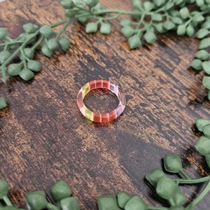 Anillo Banda Plástico Lucita Rayas Colores Brillantes - Retro Años 80 - Talla O - Imagen 1 de 8