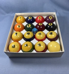 Juego completo de bolas de billar de piscina vintage en caja original + cubo de tiza - Imagen 1 de 4