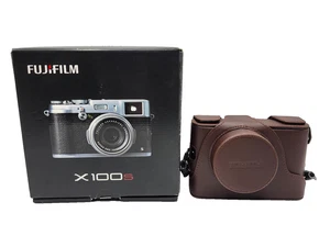 Fujifilm X100S 16,3 megapixel fotocamera digitale - argento 0830522 - Foto 1 di 7
