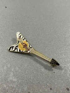 Seltene Staff Gitarren Pin Hard Rock Cafe Sammlerstück - Bild 1 von 4
