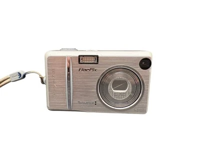 Fujifilm  FinePix F455  Digitalkamera kompakt Silber Geprüft Händler - Bild 1 von 4