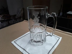 Engraved Mickey Mouse Beer Mug Graduation 1988 Walt Disney Etched Drinking Glass - Bild 1 von 3