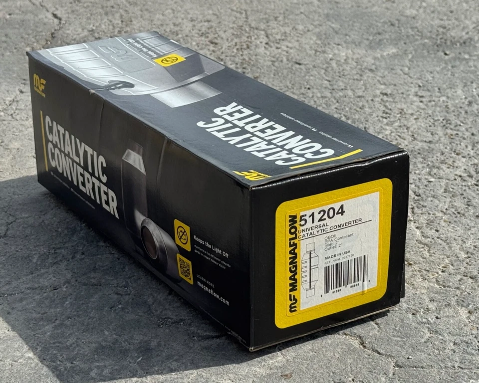 ***AUTHENTIC** MagnaFlow Catalytic Converter 51204: Universal, EPA Compliant - Image 1 of 4