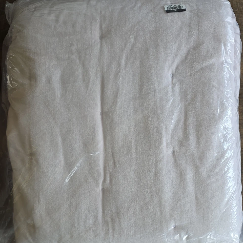 Pottery Barn Teen Sweet Velvet Scallop Twin Quilt  Blush - Image 1 of 4