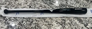 ICHIRO SUZUKI AUTOGRAPHED MIZUNO PLAYER MODEL BAT MARINERS WITH ICHIRO SEAL - Picture 1 of 3