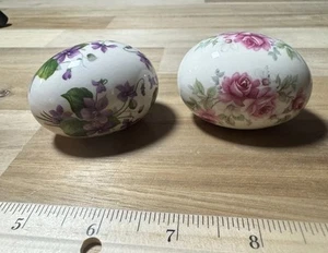 pair of The Egg Lady Vintage Flower Hand Painted Ceramic Eggs - Picture 1 of 3