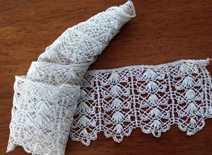 French Brocante Lace Trim Vintage Off-White Scalloped Crochet Tatting 3x66" - Picture 1 of 4