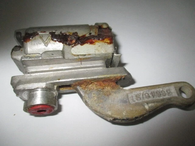 Cilindro de rueda de freno trasero MGTD, MGTF, MGA, MGZA/ZB Magnette Lockheed NOS 33668 Foto 1 de 4