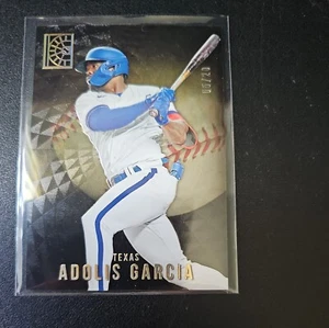 Tarjeta Panini Capstone Luxury Suite Gold Adolis Garcia #157 2022 numerada 20/05 - Imagen 1 de 3