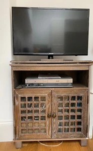 Muniz vintage wood colour TV Stand up to 32" + Free 32" TV - Picture 1 of 4