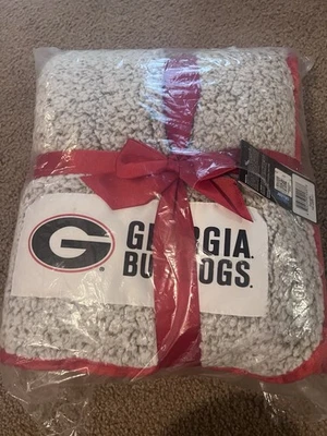 New University of Georgia Bulldogs 50" x 60" Frosty Fleece Sherpa Throw/Blanket - Image 1 of 4