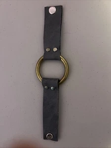 Damen 8 "graues Lederarmband 2" goldfarben Metallkreis mit Schnappverschluss - Bild 1 von 4