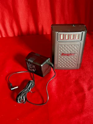 ENERGIZER CHCFC Battery Charger B14 - Image 1 of 4